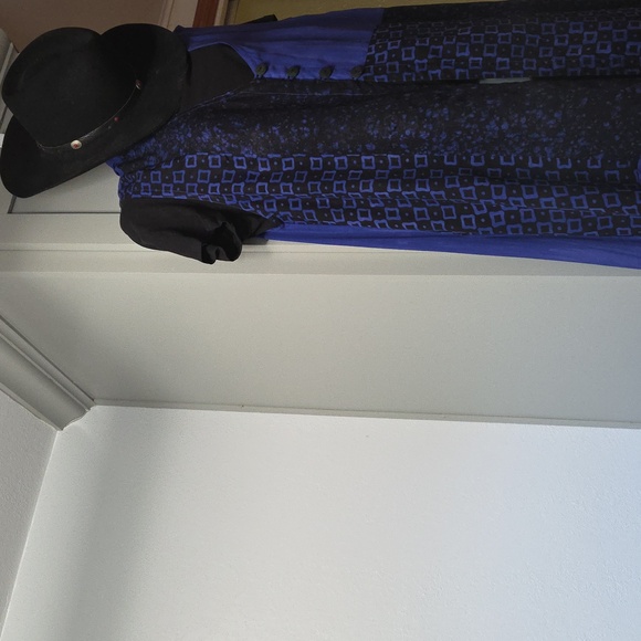 Simply Southwest Blue and Black Tribal Vest SZ X-XL - Picture 9 of 9